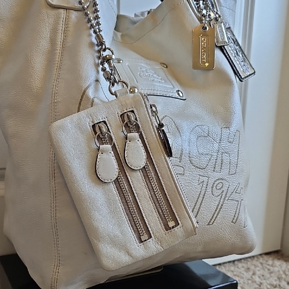 Coach Ultra Rare 2008 Madison Graffiti Tote + Matching 2-Zip Pouch 13064 - Picture 6 of 17